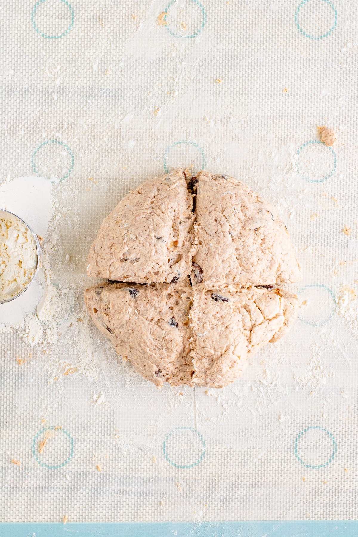 Keywords: loaf of bread, table