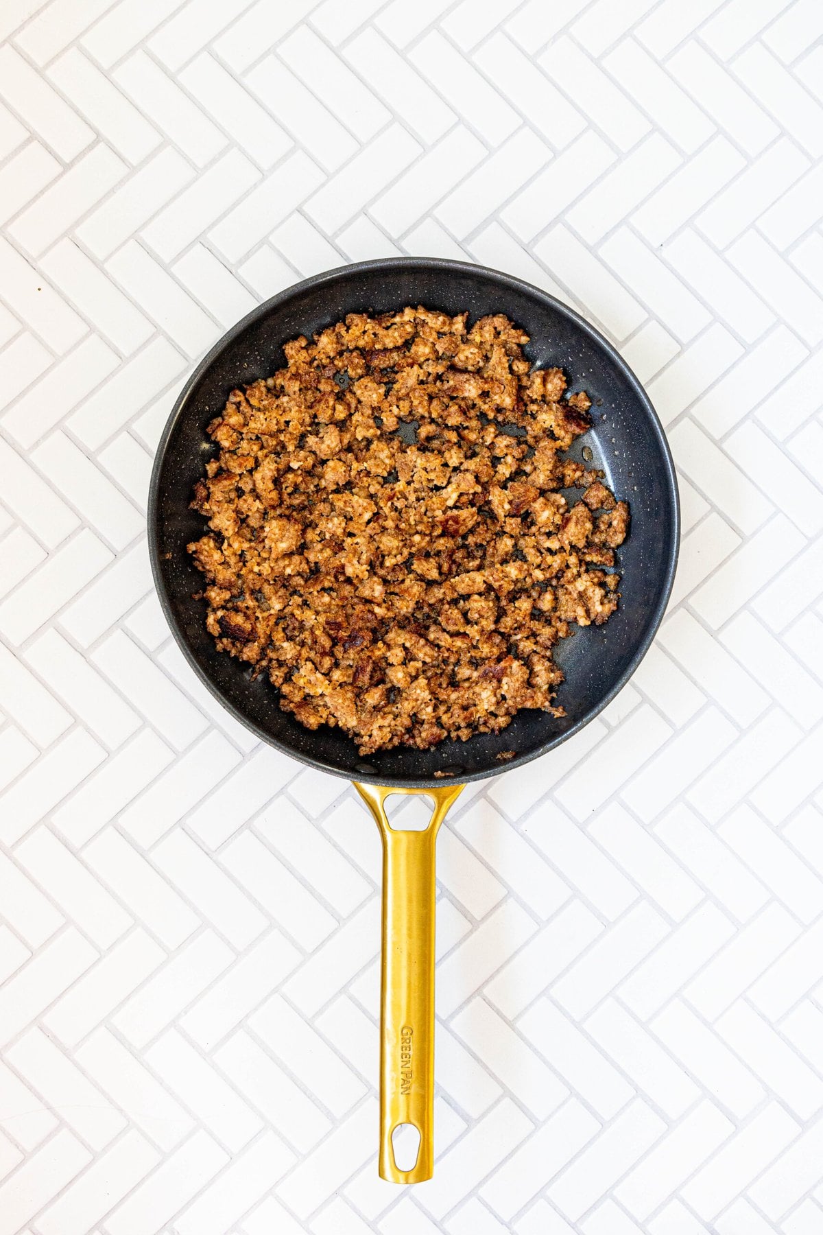 picture of browned sausage in a pan