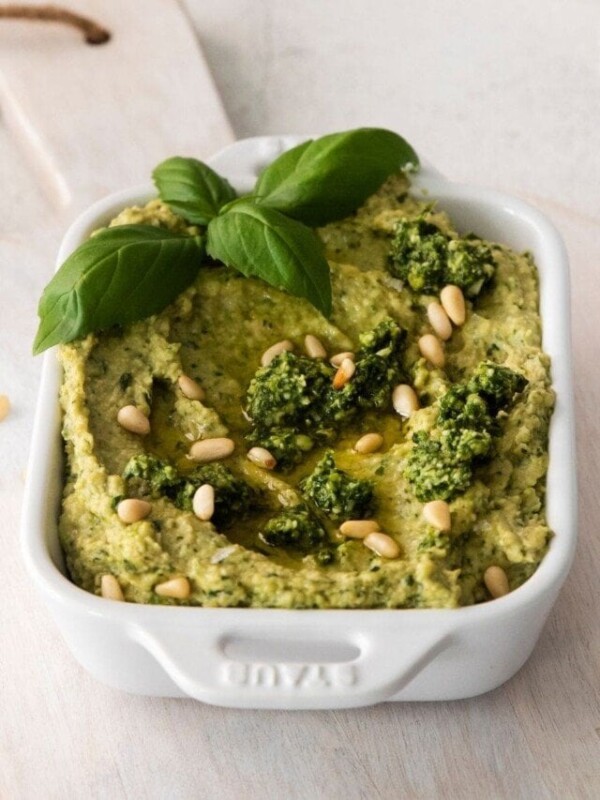 cropped-easy-pesto-hummus-recipe-picture.jpg