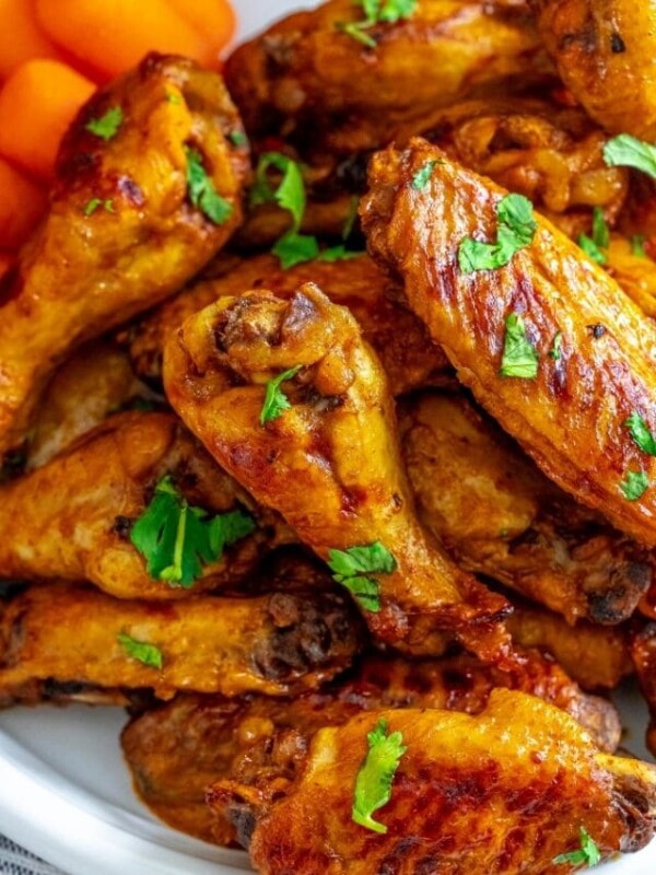 picture of chicken wings on a plate