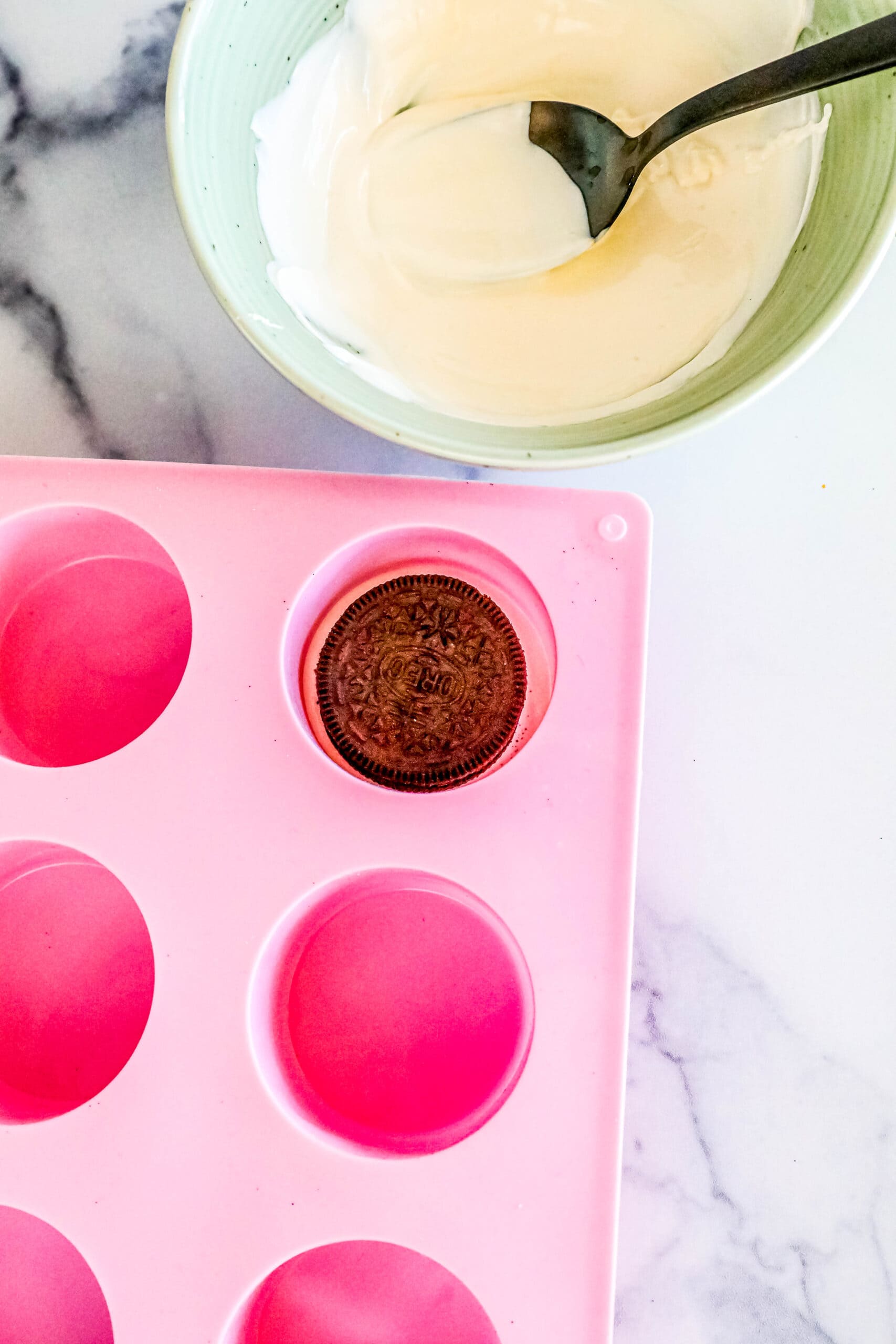 picture of an oreo in a dipping mold