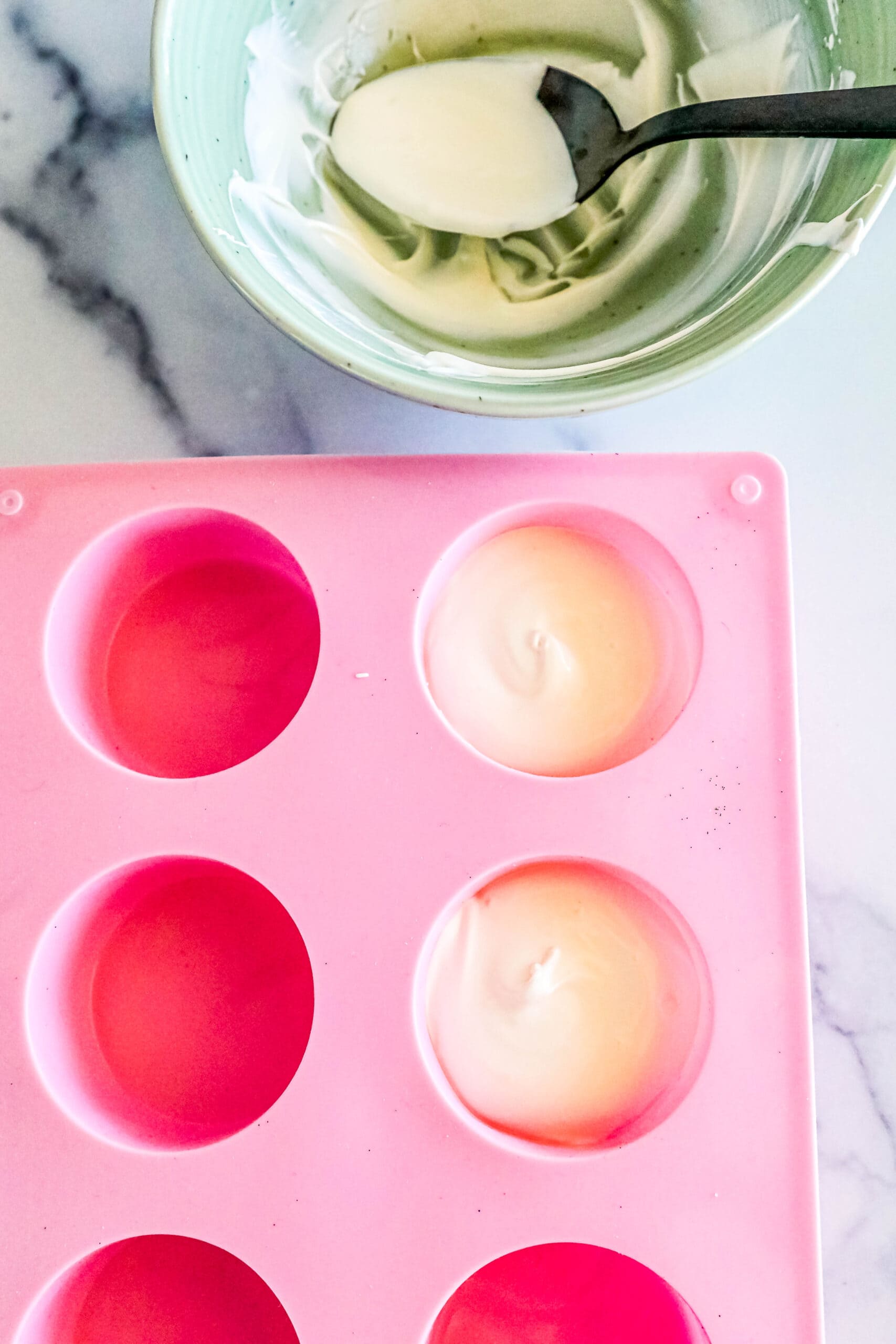 picture of oreos in a dipping mold