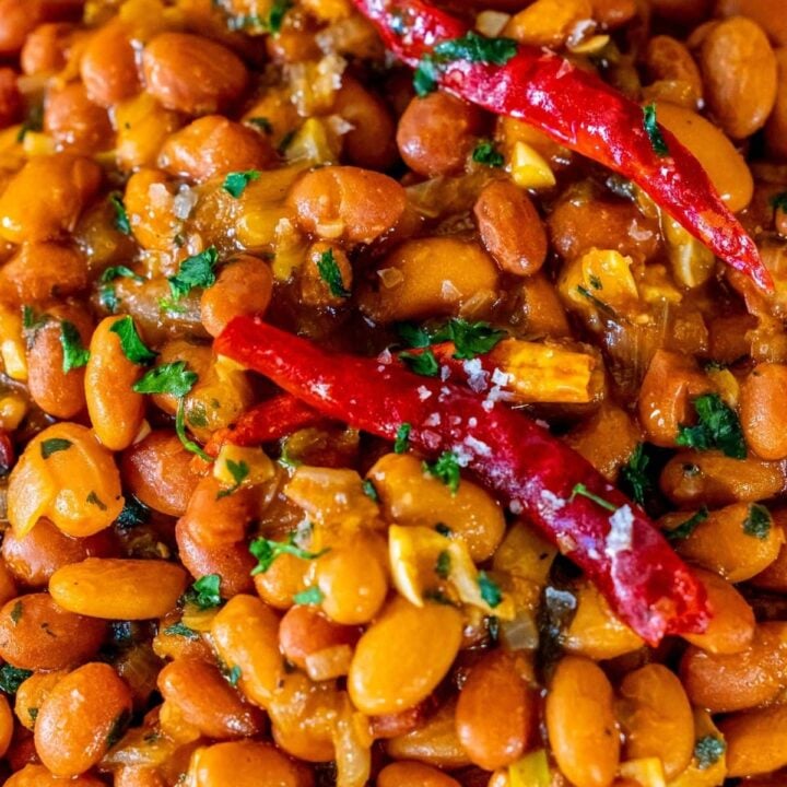 picture of garlicky beans in a bowl