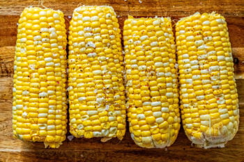 picture of corn on the cob with pepper