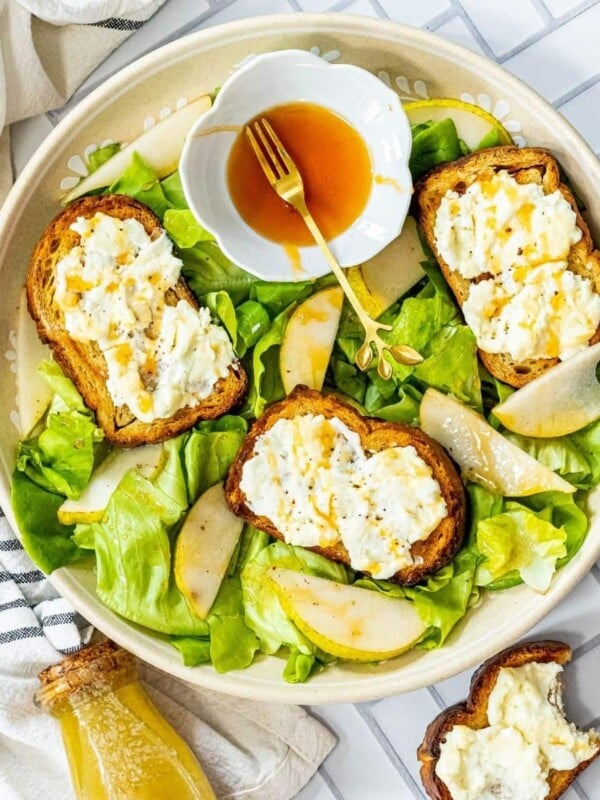 picture of warm goat cheese salad in a bowl