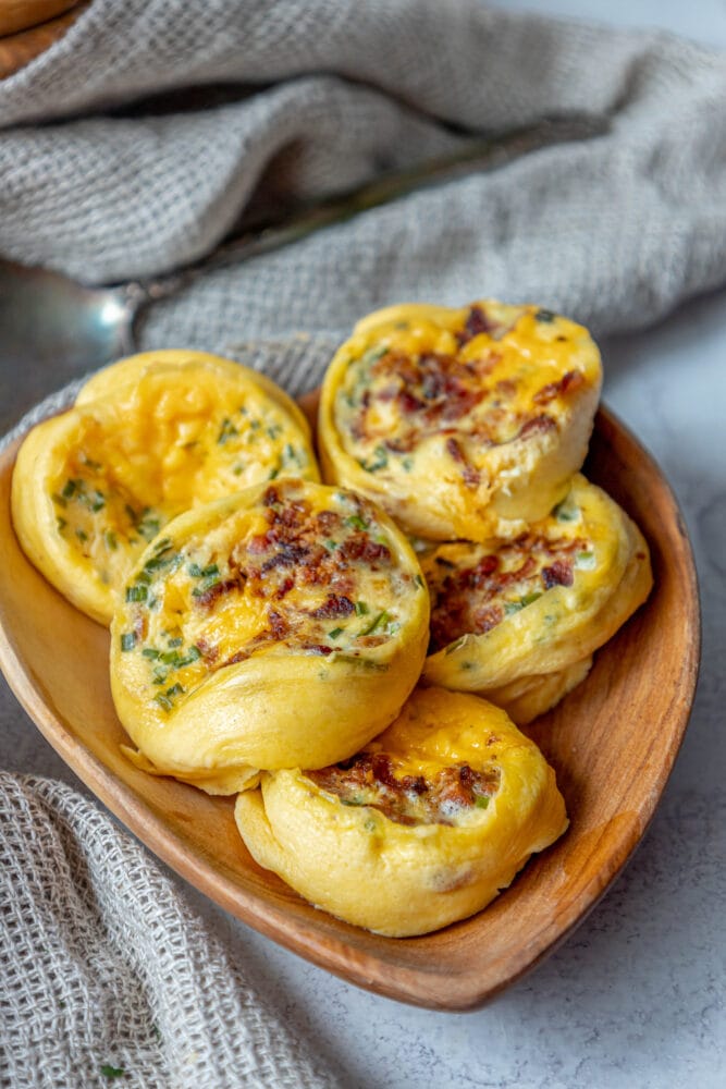 5 egg bites with bacon and chives