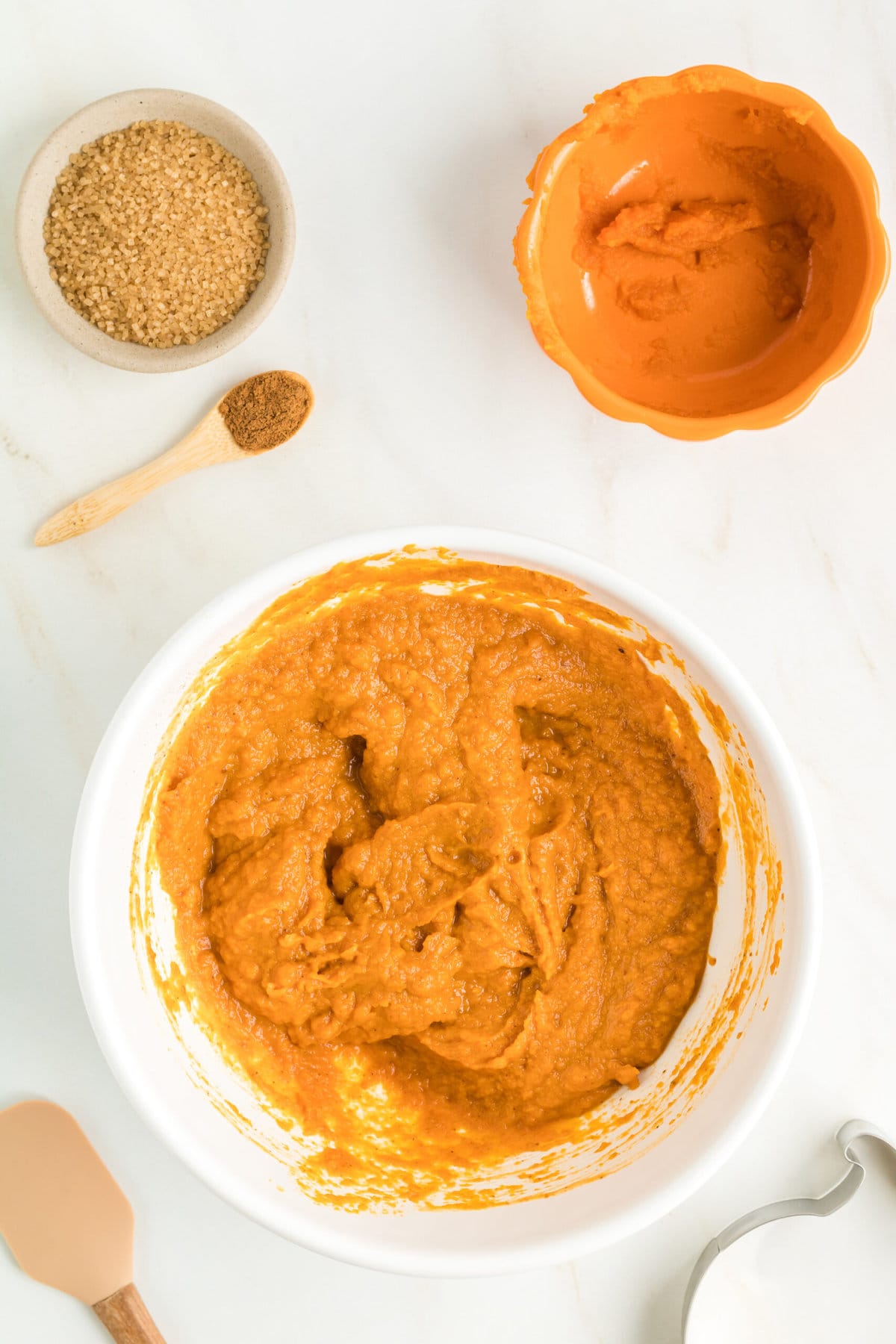 picture of pumpkin pie filling in a bowl