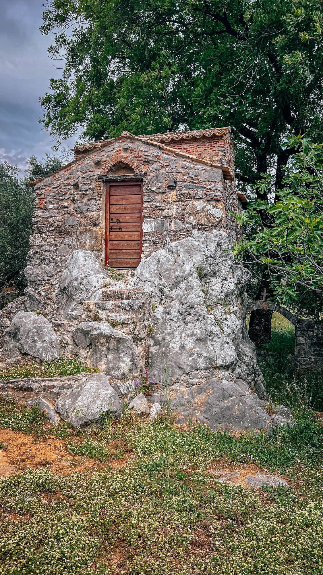Traditional Greek architecture, reflecting the rich cultural backdrop of the cuisine.